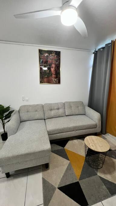 Appartement Proche Aeroport Au Rez-De-Chaussee Les Abymes Exterior foto